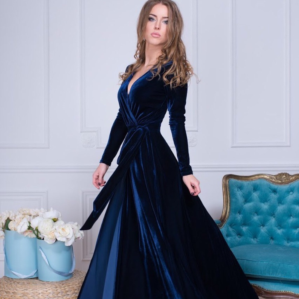 ❗️NEW❗️Navy Blue Bridesmaid Velvet Wrap Dress